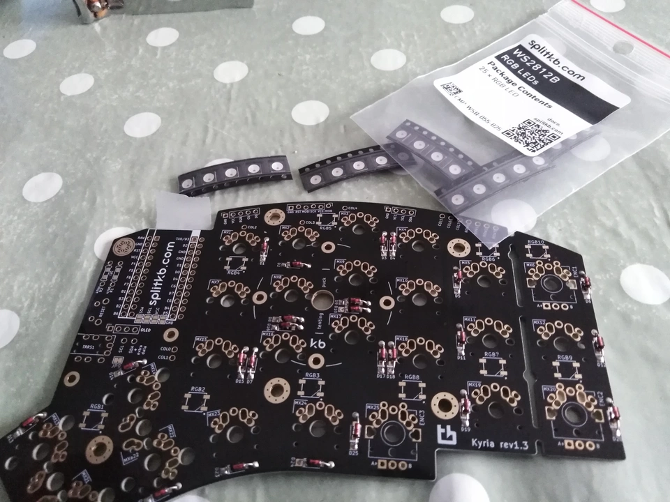 Todos los diodos colocados.